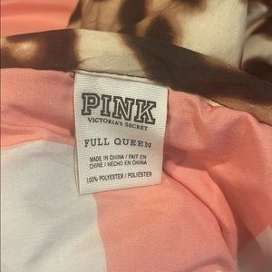 Pink Reversible Comforter, sheet and pillow case